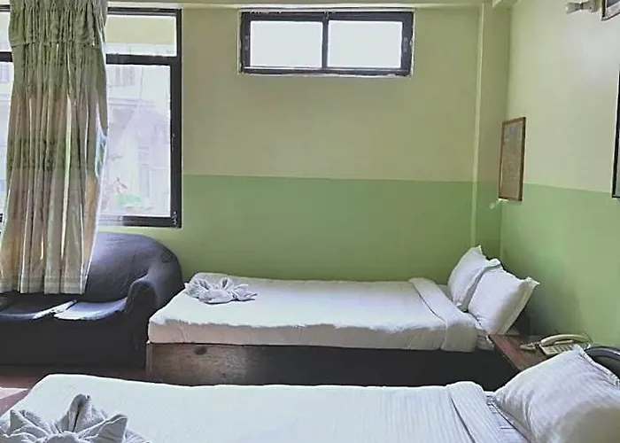 Metro Eco Hotel 2*